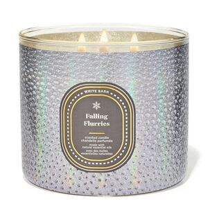 🆕️❄️ BBW FALLING FLURRIES 3 WICK CANDLE- SILVER MOTIF ❄️